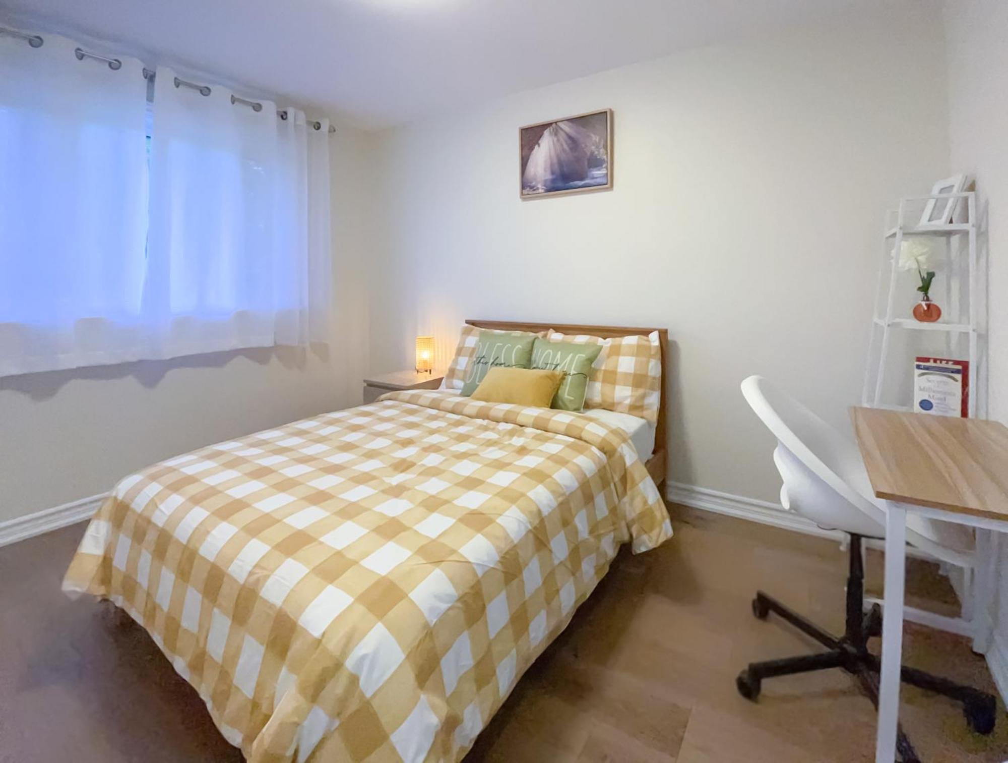 Newly-Renovated 3Br House, 12 Minutes To Airport Apartment โตรอนโต ภายนอก รูปภาพ