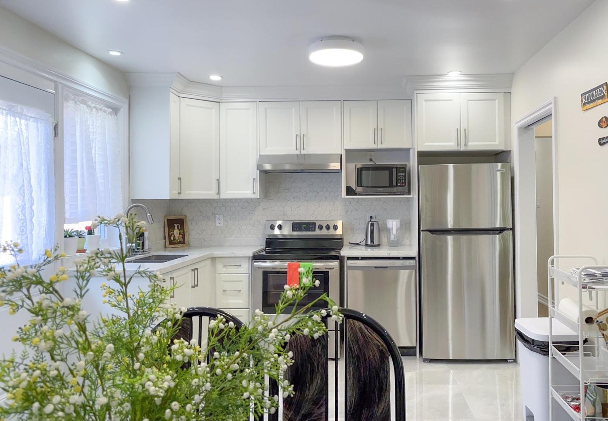 Newly-Renovated 3Br House, 12 Minutes To Airport Apartment โตรอนโต ภายนอก รูปภาพ